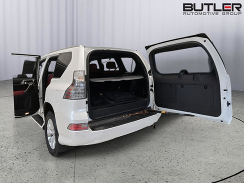 Used 2023 Lexus GX 460 Premium w/ Premium Plus Package image 25