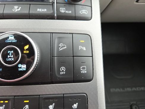 Used 2021 Hyundai Palisade Limited w/ Winter Package AWD/4WD image 17