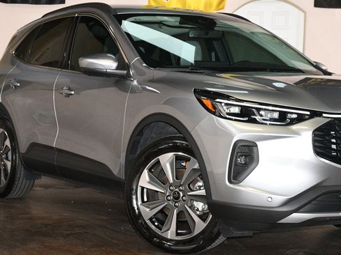 Used 2024 Ford Escape Platinum AWD/4WD image 53