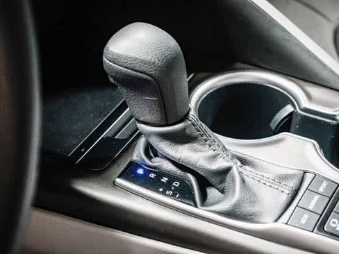 Used 2021 Toyota Camry LE image 20