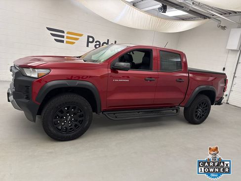Used 2025 Chevrolet Colorado Trail Boss AWD/4WD image 2