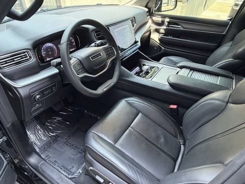 Used 2024 Jeep Wagoneer L Series II AWD/4WD image 16
