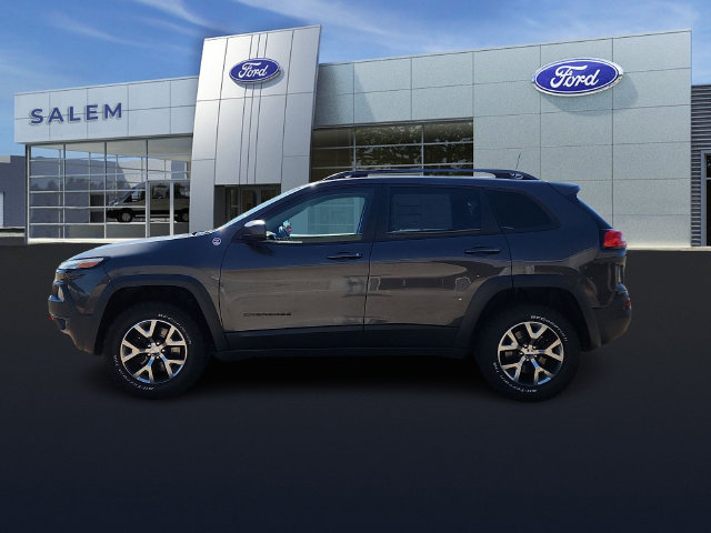 Used 2017 Jeep Cherokee Trailhawk w/ Cold Weather Group AWD/4WD image 5
