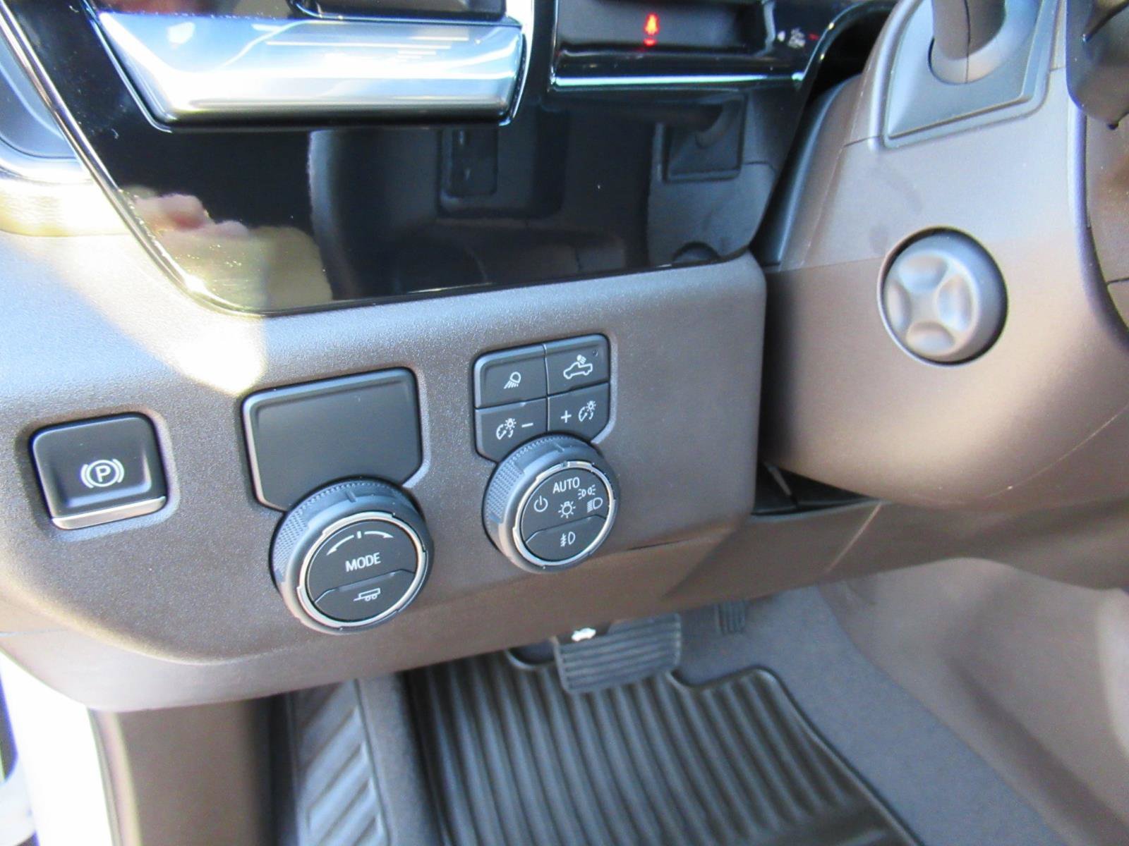 Used 2026 Chevrolet Silverado 1500 LTZ RWD image 23