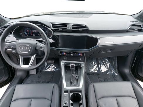 Certified 2025 Audi Q3 2.0T Premium w/ Convenience Package AWD/4WD image 9