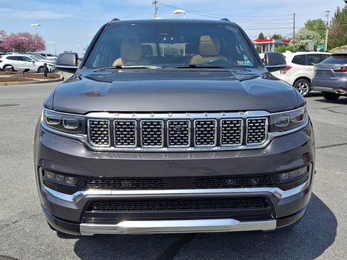 Used 2022 Jeep Grand Wagoneer Series III AWD/4WD image 2