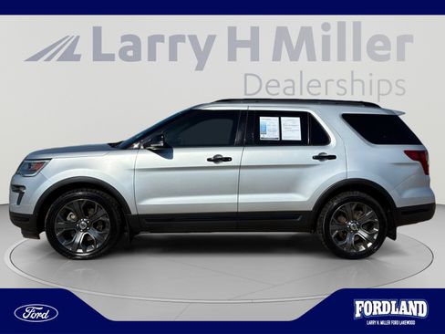 Used 2018 Ford Explorer Sport w/ Equipment Group 401A AWD/4WD image 2