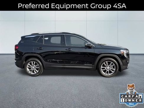 Used 2024 GMC Terrain SLT FWD image 2