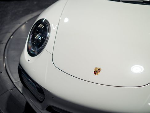 Used 2017 Porsche 911 4 Cabriolet AWD/4WD image 19