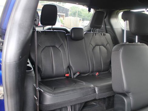 Used 2018 Chrysler Pacifica Touring-L Plus w/ S Appearance Package FWD image 37