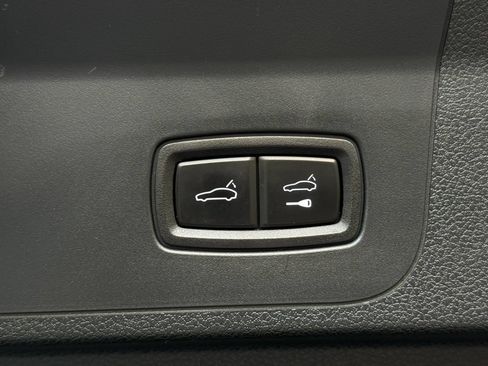Used 2017 Porsche Panamera RWD image 56