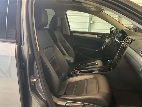 Used 2019 Volkswagen Passat 2.0T Wolfsburg image 10