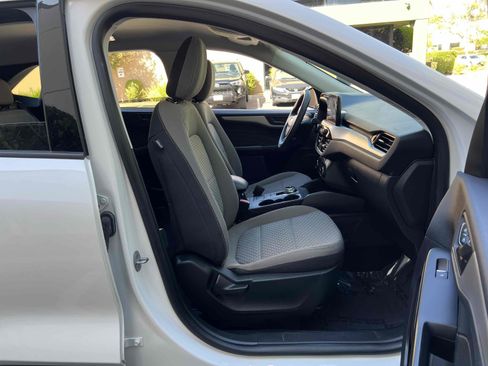Used 2022 Ford Escape SE FWD image 37