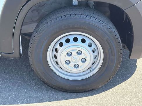 Used 2025 RAM ProMaster 2500 w/ Convenience Group FWD image 30