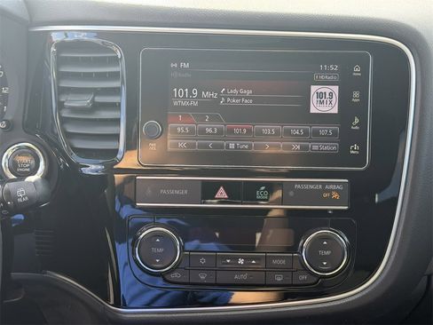 Used 2019 Mitsubishi Outlander SE image 21