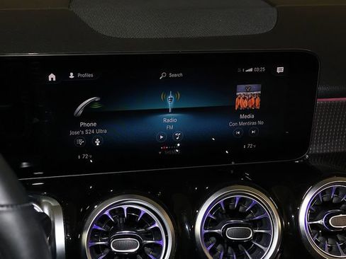 Used 2022 Mercedes-Benz GLB 250 4MATIC image 18