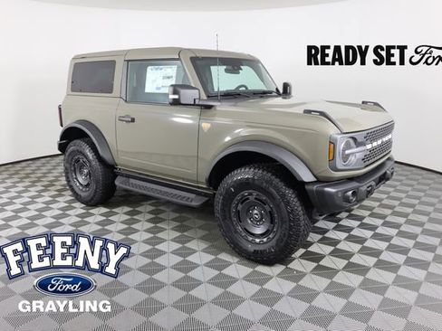 New 2025 Ford Bronco Badlands image 1