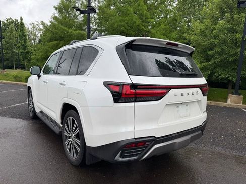 Used 2025 Lexus LX 600 4WD w/ Accessory Package (2T) image 3