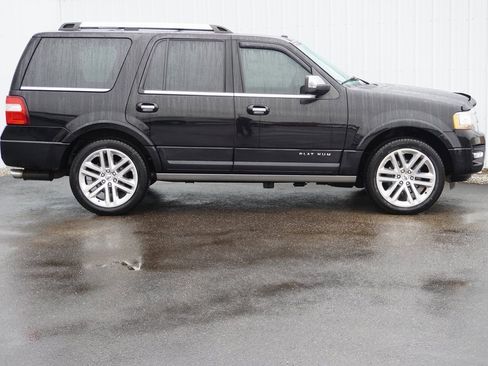 Used 2016 Ford Expedition Platinum image 2