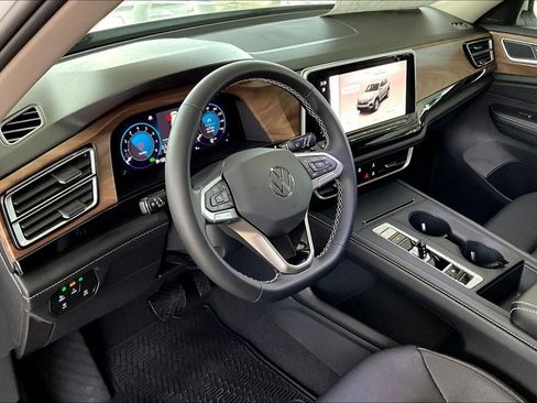 New 2026 Volkswagen Atlas SE image 13