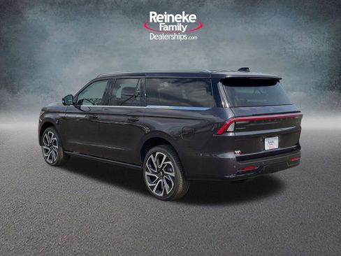 New 2026 Lincoln Navigator L Reserve AWD/4WD image 8