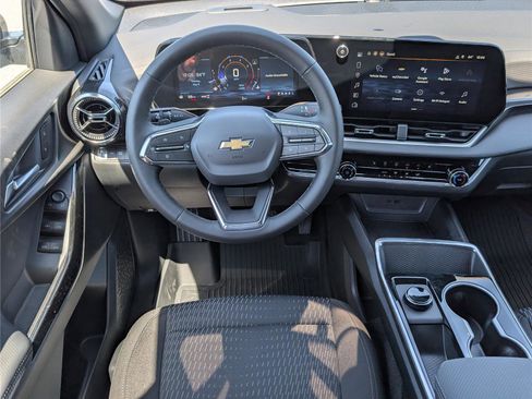 New 2026 Chevrolet Equinox LT w/ Safety and Technology Package AWD/4WD image 13