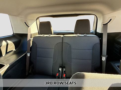 Used 2023 GMC Acadia SLE w/ Driver Convenience Package image 7