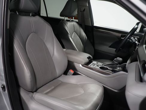 Certified 2021 Toyota Highlander Limited image 29