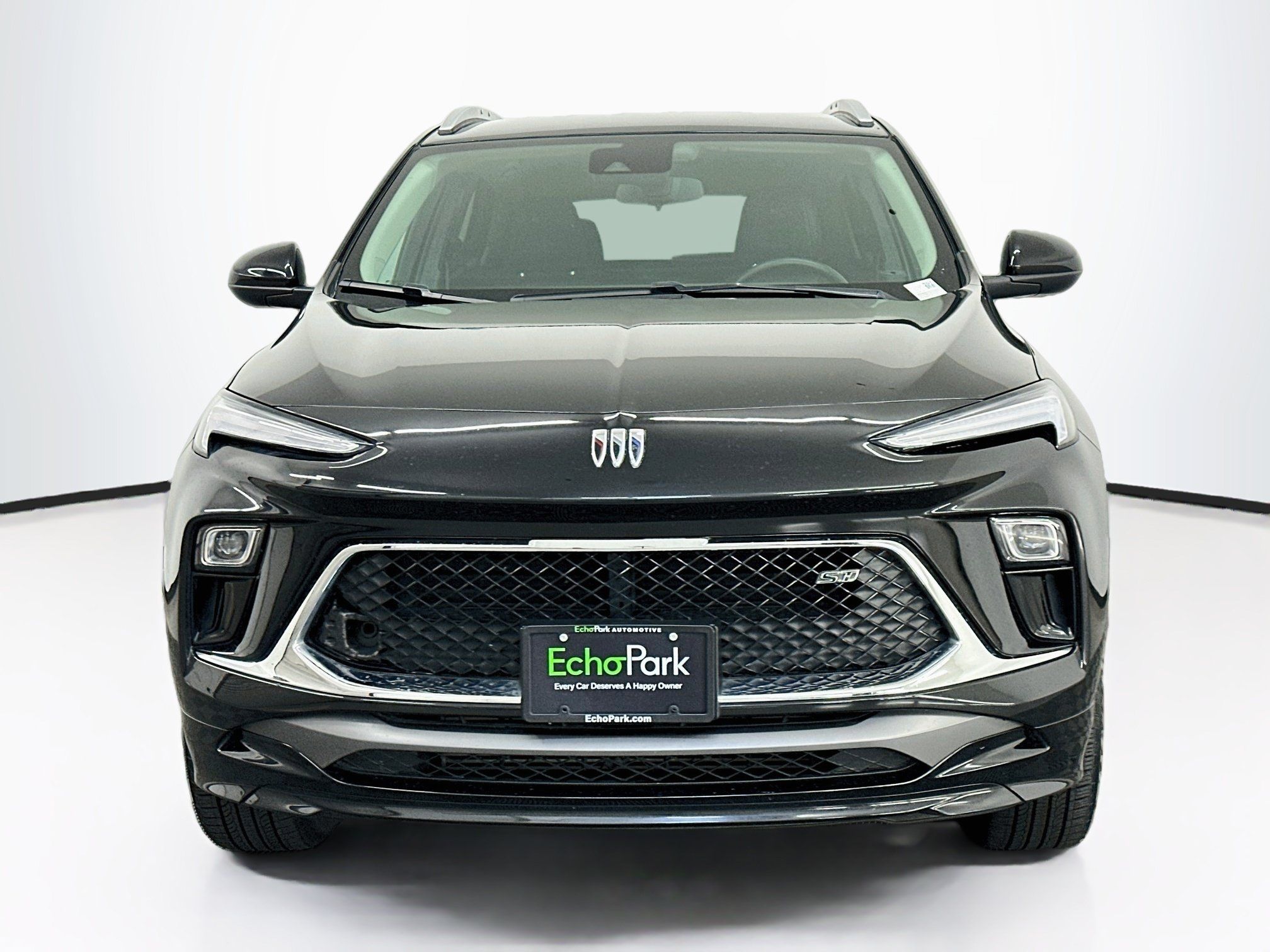 Used 2024 Buick Encore GX Sport Touring AWD/4WD image 2
