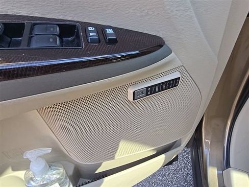 Used 2011 Toyota Venza w/ Convenience Pkg FWD image 17