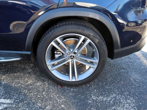 Certified 2022 Mercedes-Benz GLE 350 4MATIC w/ Premium Package image 9