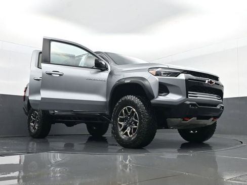 Used 2024 Chevrolet Colorado ZR2 image 31