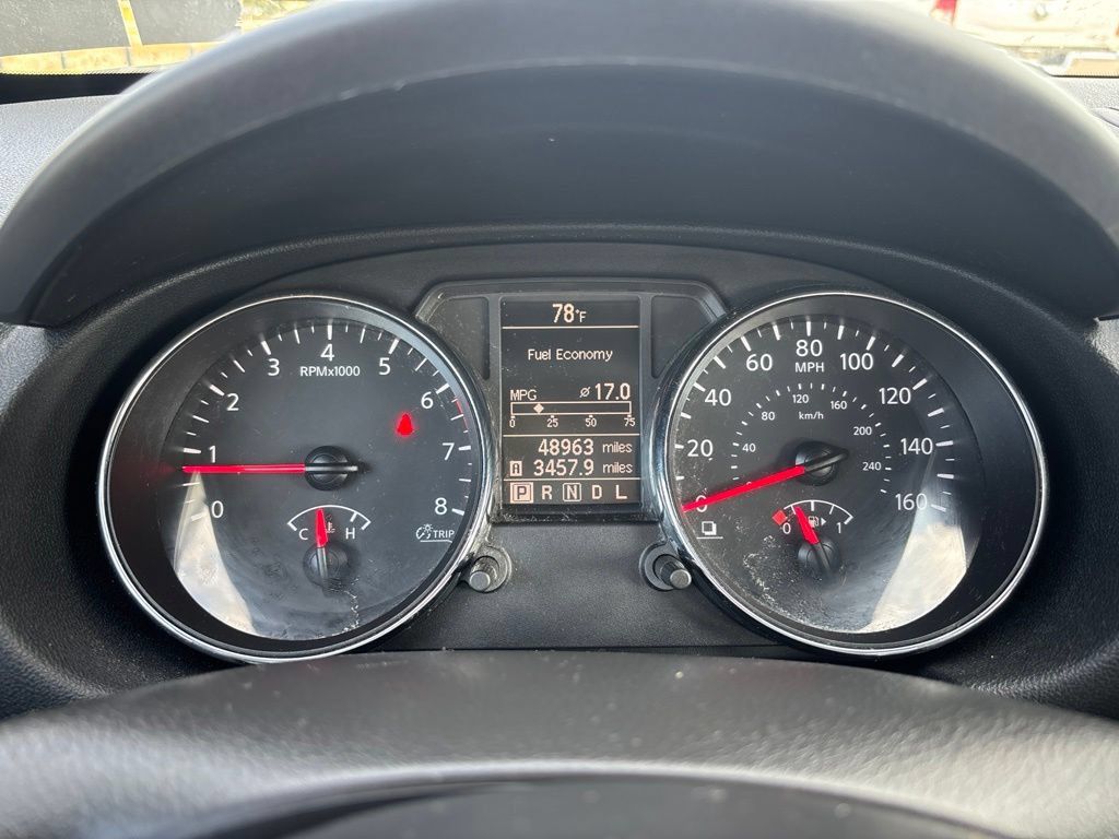 Used 2014 Nissan Rogue S AWD/4WD image 9