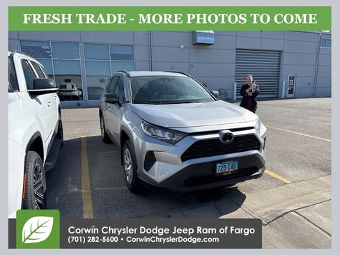 Used 2021 Toyota RAV4 LE AWD/4WD image 1