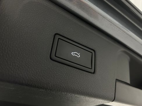 Used 2023 Volkswagen Atlas SEL R-Line AWD/4WD image 39