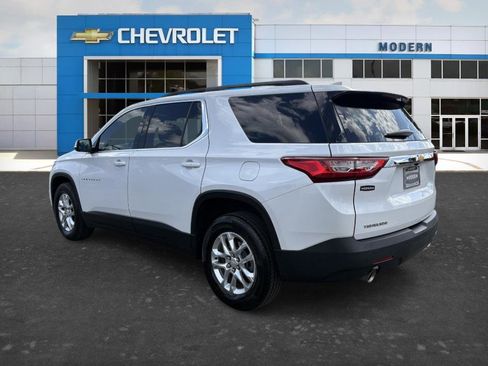 Used 2020 Chevrolet Traverse LT w/ Driver Confidence II Package image 3