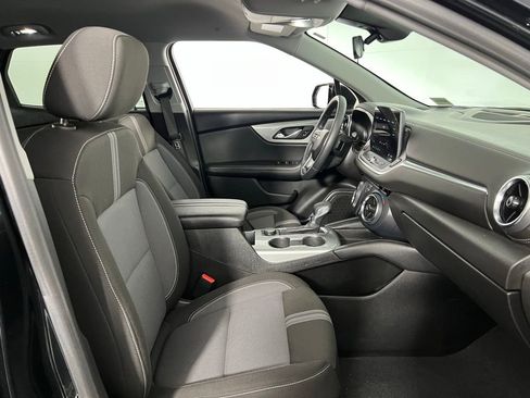 Used 2025 Chevrolet Blazer LT image 32