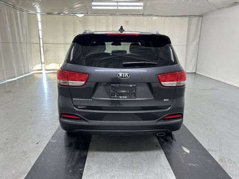 Used 2017 Kia Sorento AWD w/ LX Convenience Package image 20