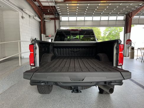 Used 2026 Chevrolet Silverado 2500 ZR2 w/ ZR2 Bison Edition AWD/4WD image 9