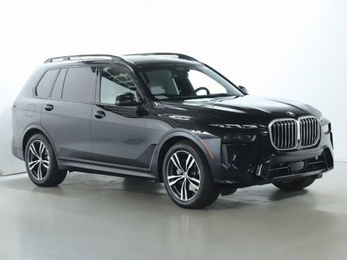 Certified 2025 BMW X7 xDrive40i w/ M Sport Package image 9