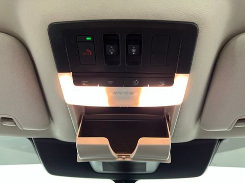Used 2025 Nissan Pathfinder SL w/ SL Premium Package FWD image 37