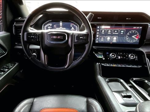 Used 2025 GMC Sierra 2500 AT4 AWD/4WD image 7
