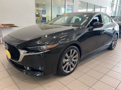 Used 2022 MAZDA MAZDA3 s FWD image 3