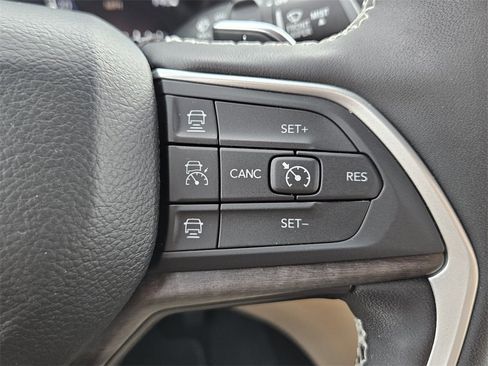 Certified 2024 Jeep Grand Cherokee Limited image 22