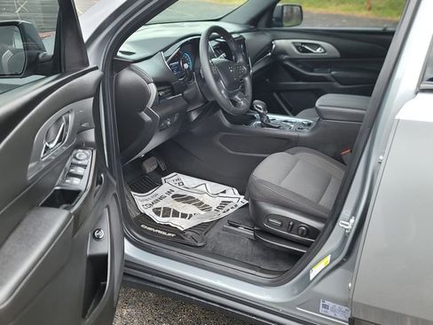 Used 2023 Chevrolet Traverse LT image 18