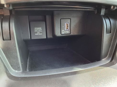 Used 2018 Honda Accord EX image 9