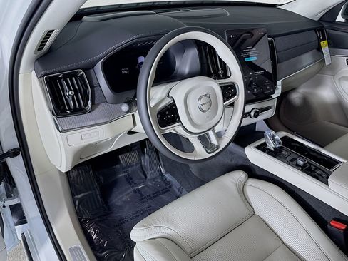 New 2026 Volvo XC90 T8 Ultra w/ Protection Package AWD/4WD image 9