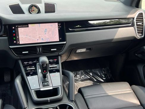 Certified 2023 Porsche Cayenne AWD/4WD image 29