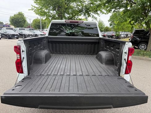 Used 2023 Chevrolet Silverado 1500 Custom Trail Boss w/ LPO, Dark Essentials Package AWD/4WD image 10