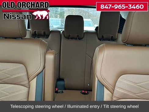 Used 2023 Nissan Pathfinder Platinum image 11